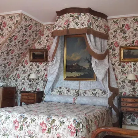 Konukevi Des Perrieres 3*