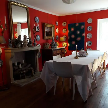 招待所 Des Perrieres