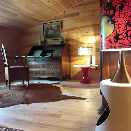 Konukevi Des Perrieres 3*