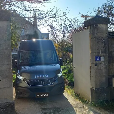 招待所 Des Perrieres